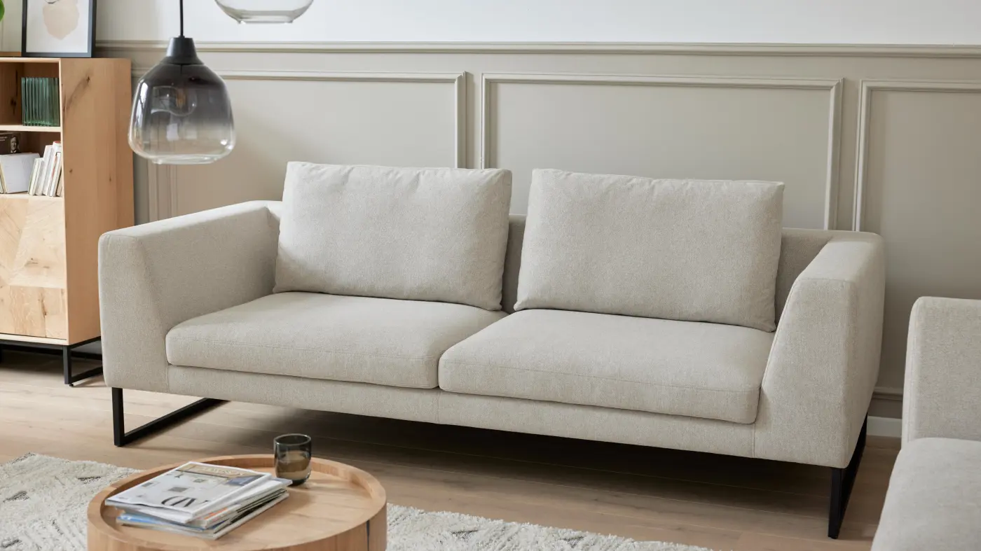 Sofa 2,5-sitzig mit Armlehnen